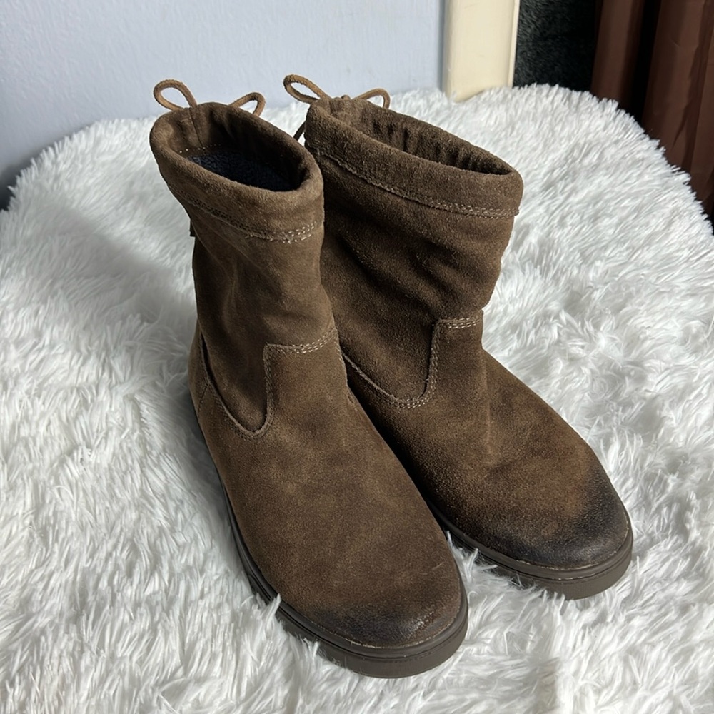 Olukai Kapa Moe Oiled Suede & Nubuck Pull On Lace and Tassel Boots 6